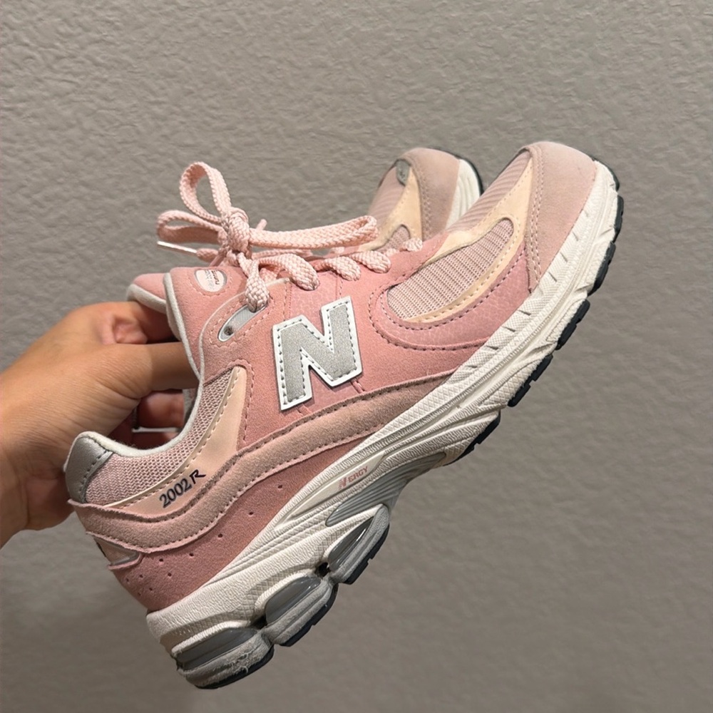 New Balance Kids' Grade School 2002R Shoes 5.5